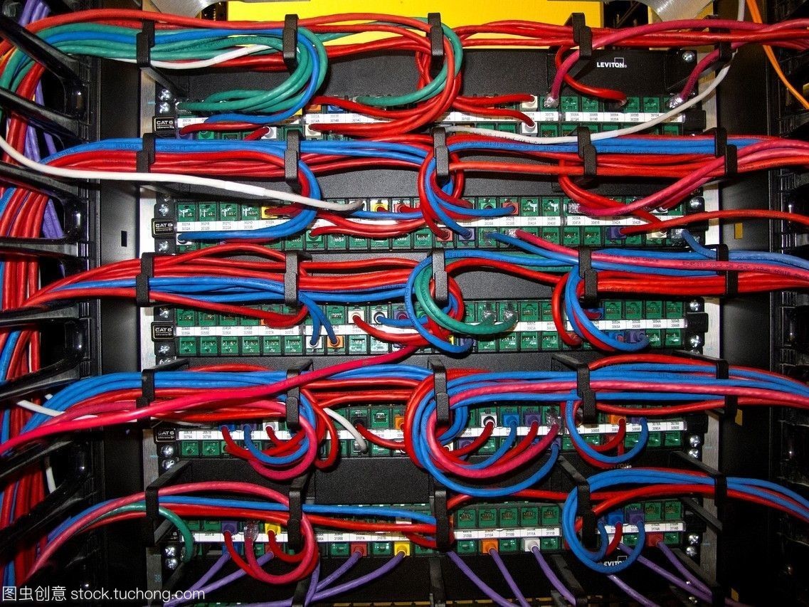 網絡設備與貼片面板的連接 信息技術網絡電纜的關鍵作用
